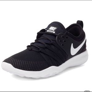 Nike Free TR 7 women’s training shoes sz 8